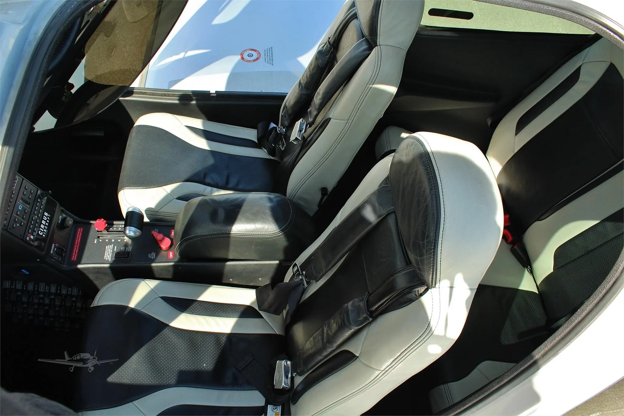 Cabin interior of a 2012 CIRRUS SR22-G3 TURBO.