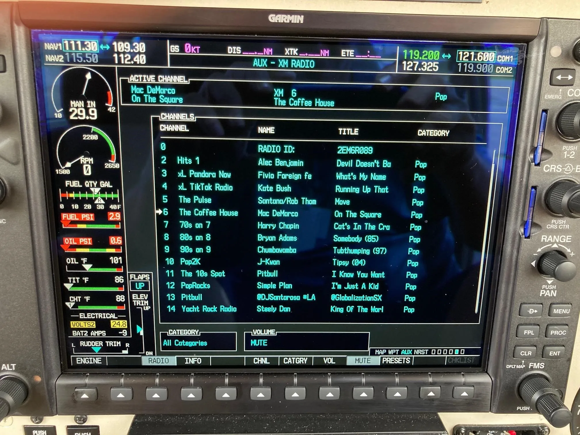 Avionics suite of a 2005 MOONEY M20M GX BRAVO.