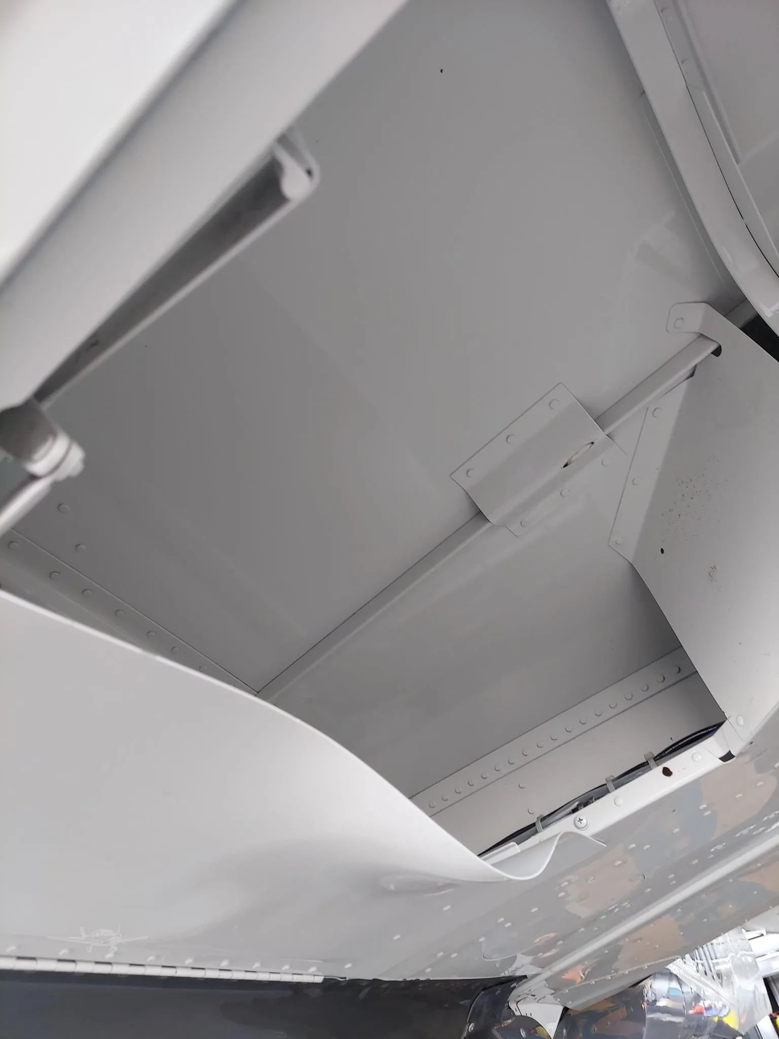 Cabin interior of a 2016 MOONEY ACCLAIM TYPE S.