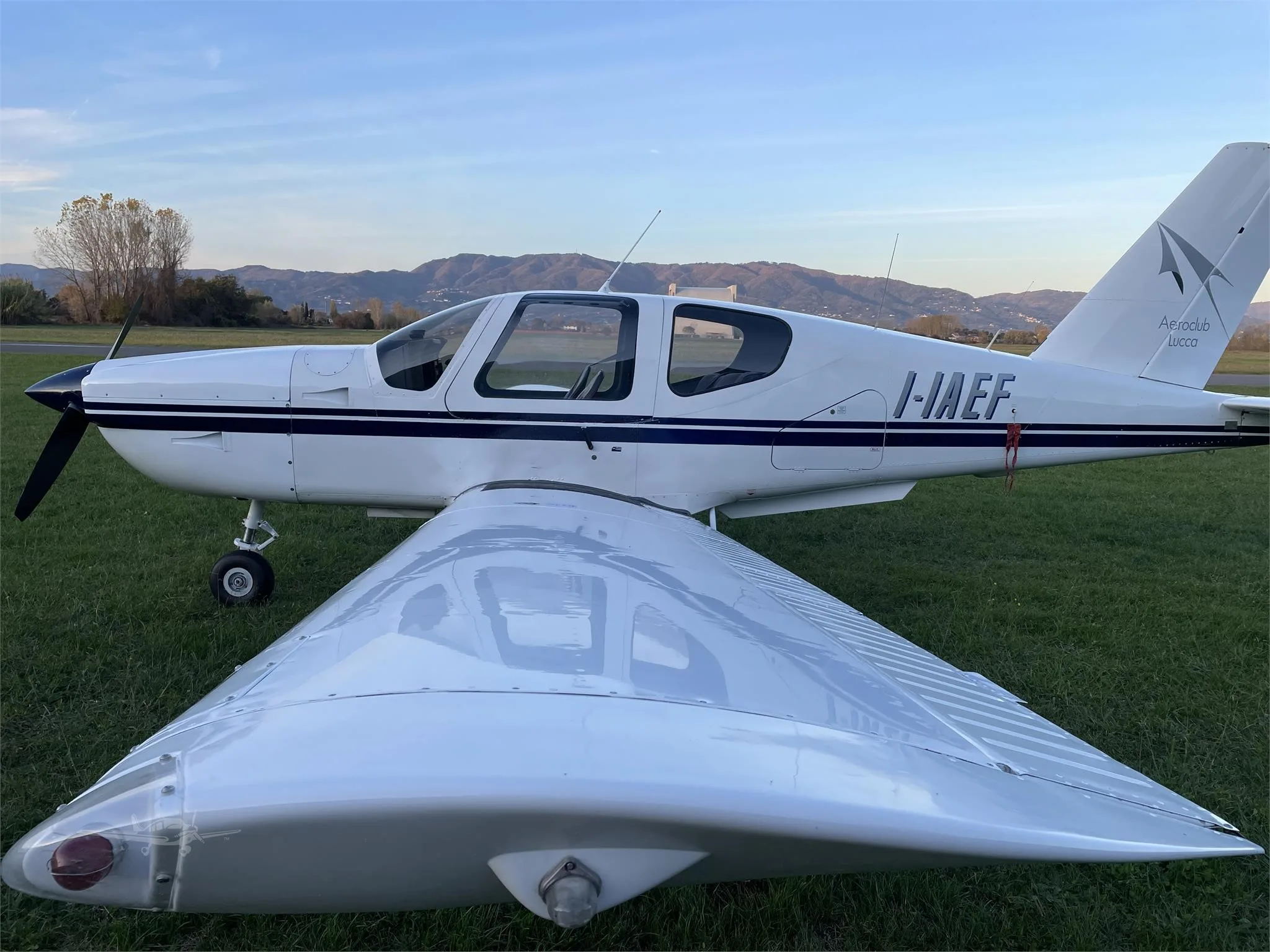 Exterior view of a 1992 SOCATA TB-9 TAMPICO, I-IAEF.