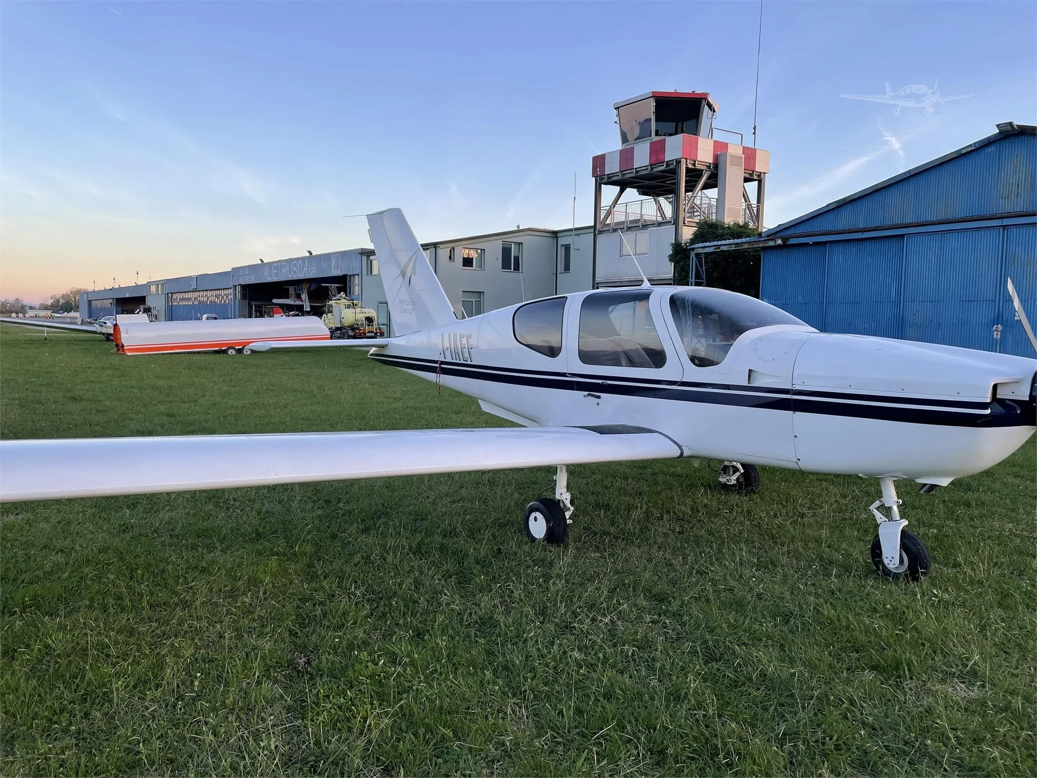 Exterior view of a 1992 SOCATA TB-9 TAMPICO, I-IAEF.
