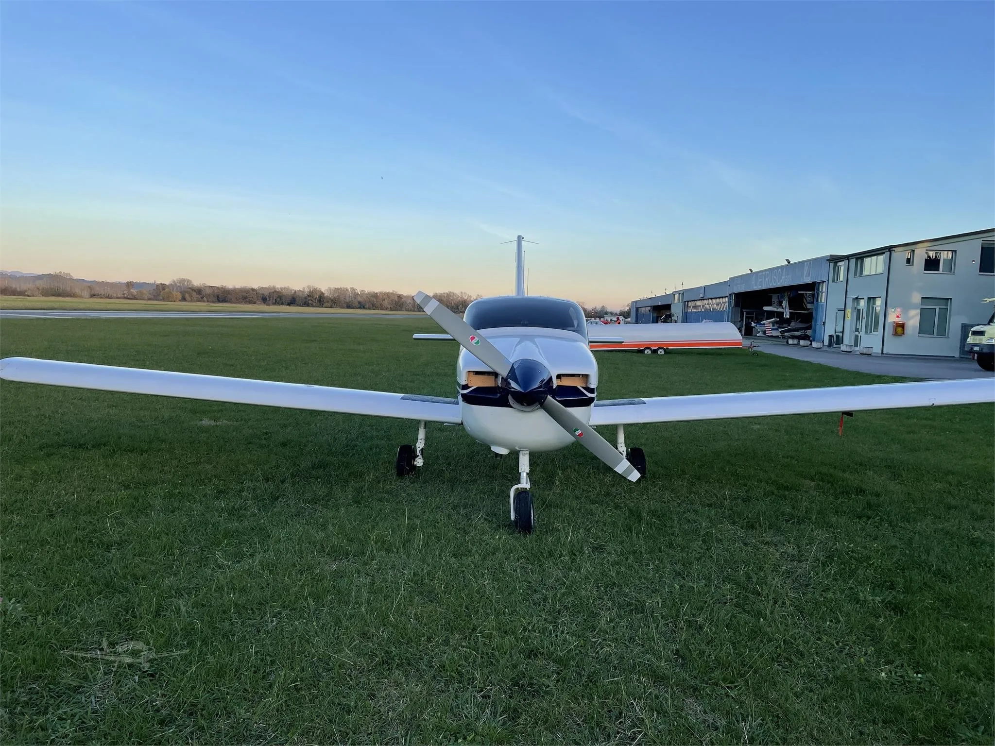 Exterior view of a 1992 SOCATA TB-9 TAMPICO, I-IAEF.