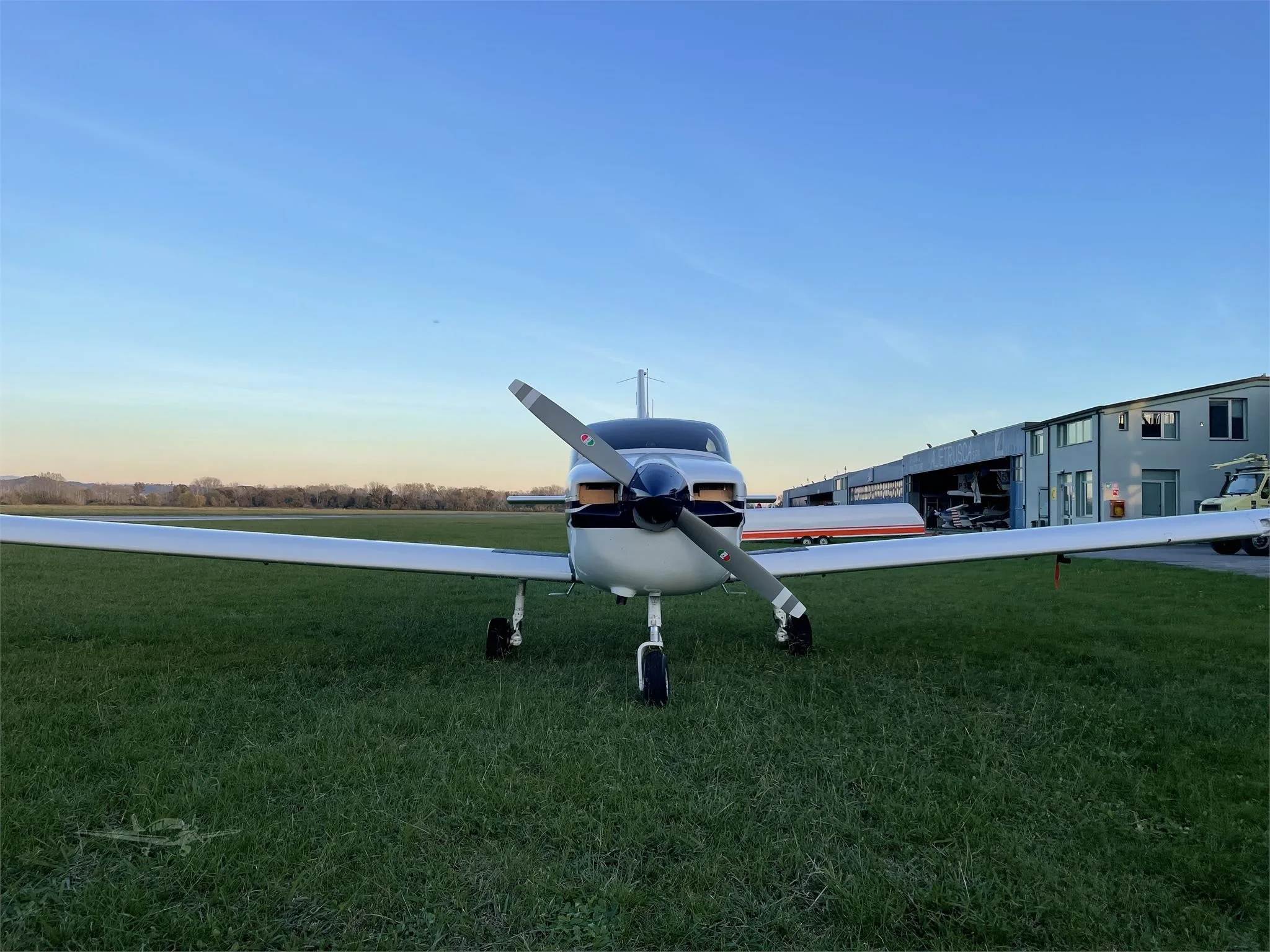 Exterior view of a 1992 SOCATA TB-9 TAMPICO, I-IAEF.