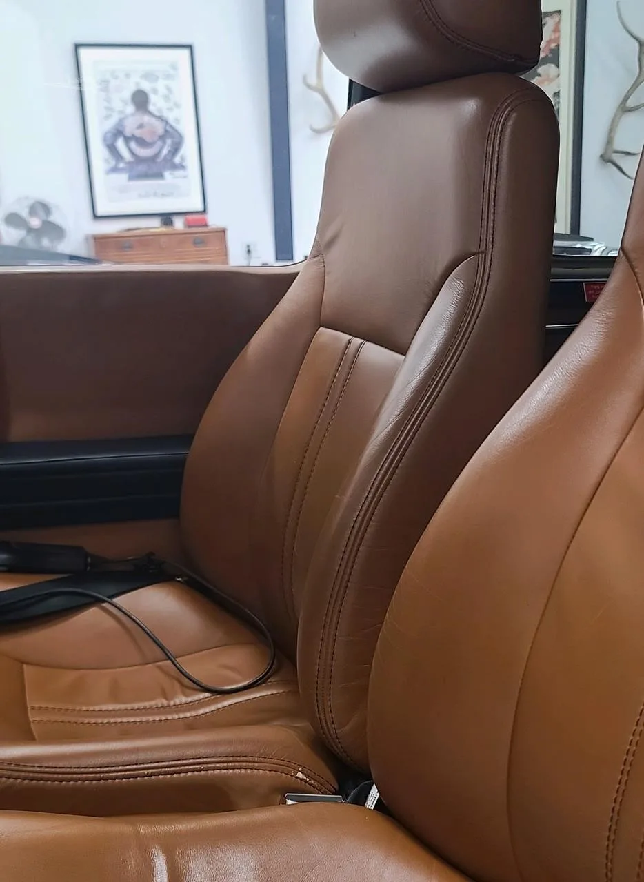 Cabin interior of a 1980 BEECHCRAFT F33A BONANZA.
