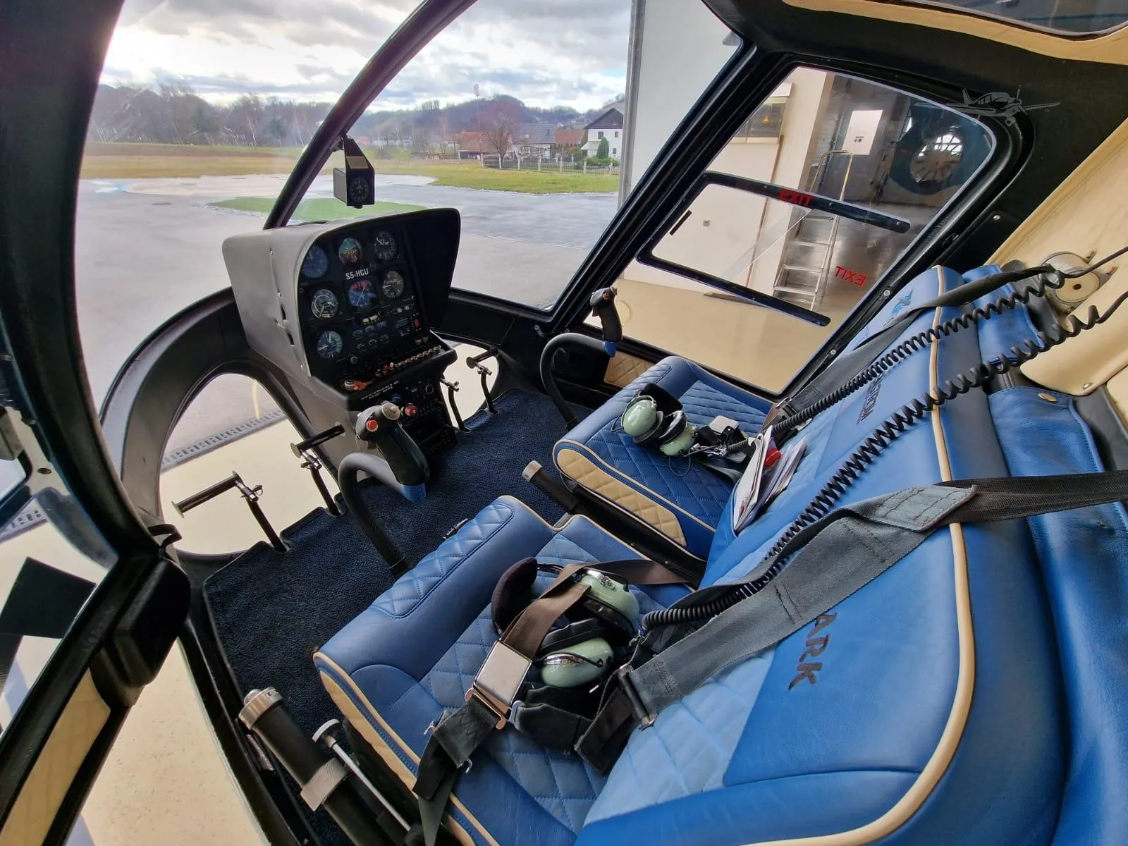 Cockpit and instrument panel of a 1980 ENSTROM 280C SHARK.