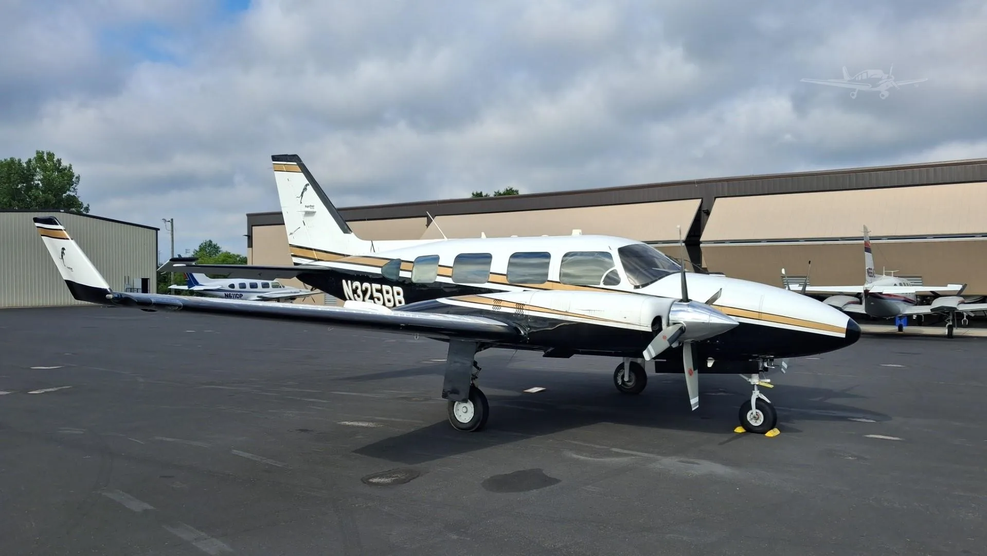 Exterior view of a 1975 PIPER NAVAJO CR, N325BB.