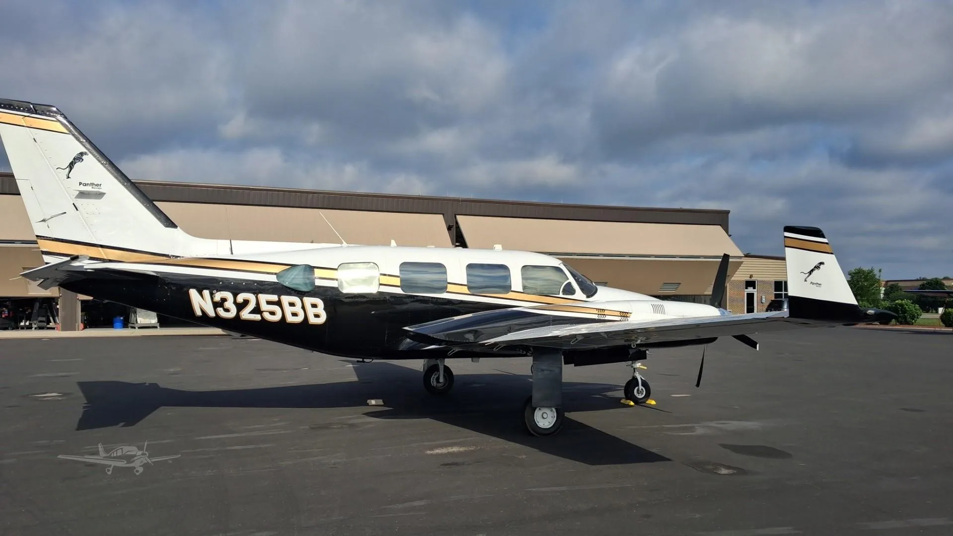 Exterior view of a 1975 PIPER NAVAJO CR, N325BB.