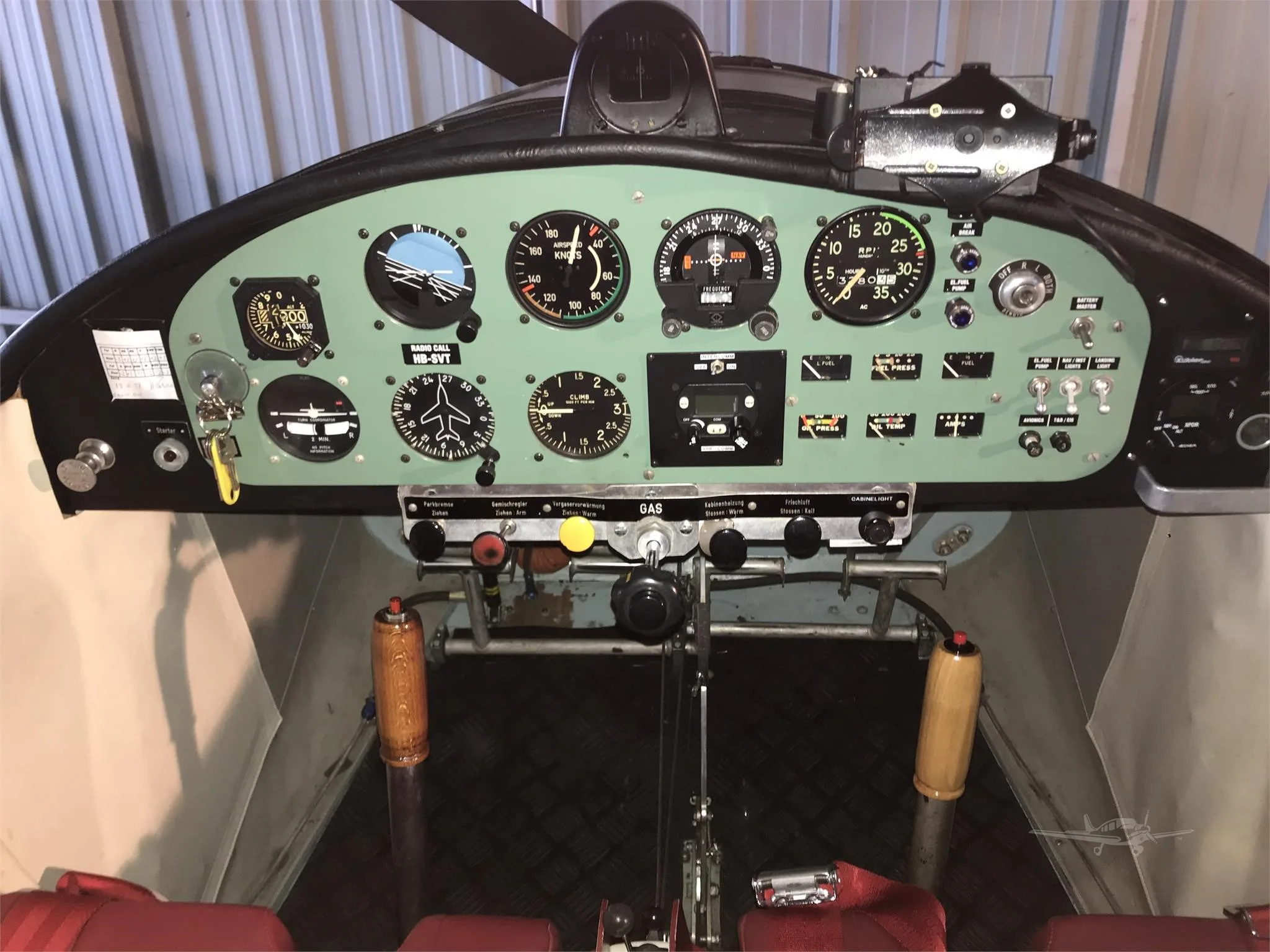 Cockpit and instrument panel of a 1962 JODEL D11.