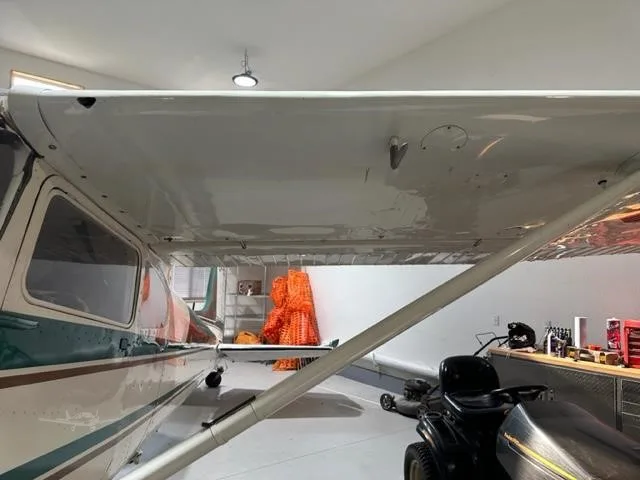 Cabin interior of a 1955 CESSNA 180.