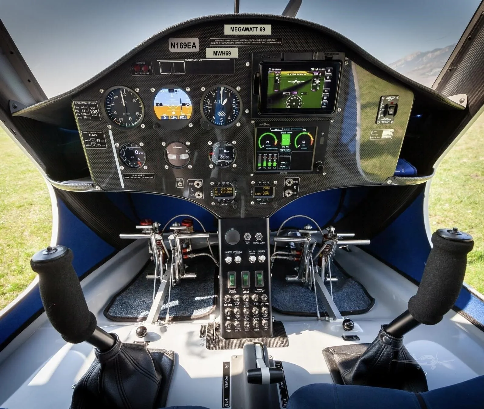 Cockpit and instrument panel of a 2026 PIPISTREL VELIS ELECTRO.