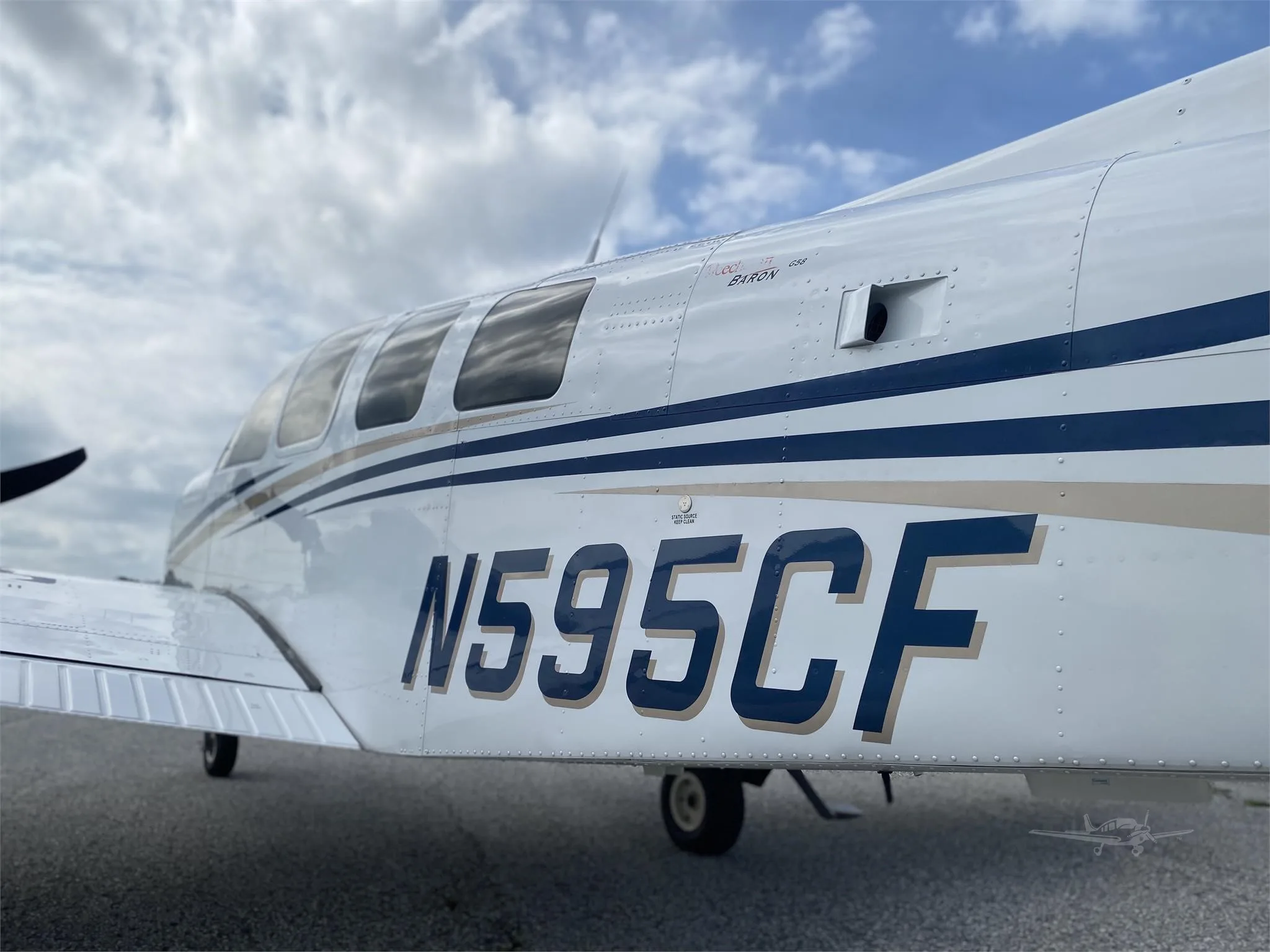Exterior view of a 2012 BEECHCRAFT G58 BARON.