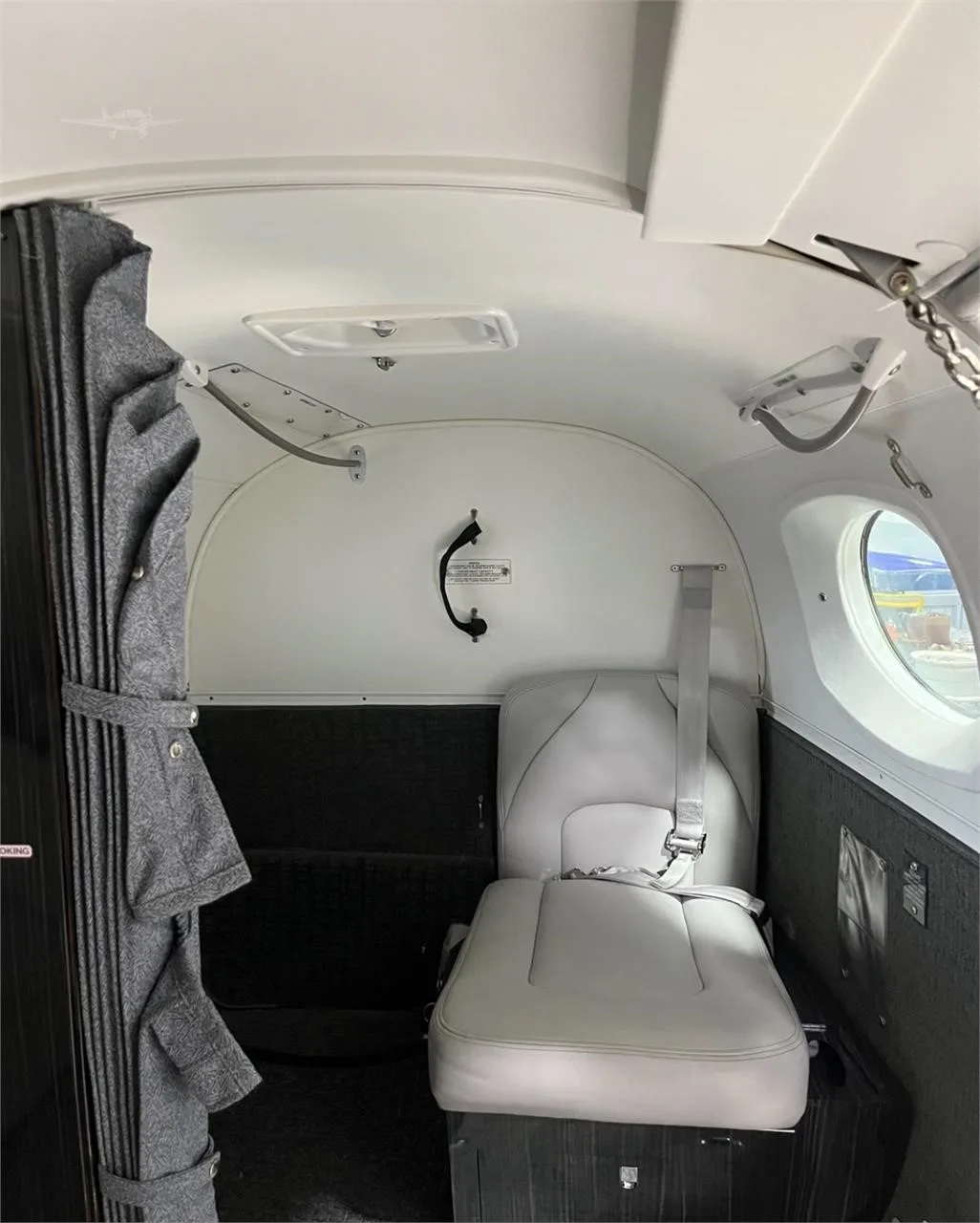 Cabin interior of a 1990 BEECHCRAFT KING AIR C90A.