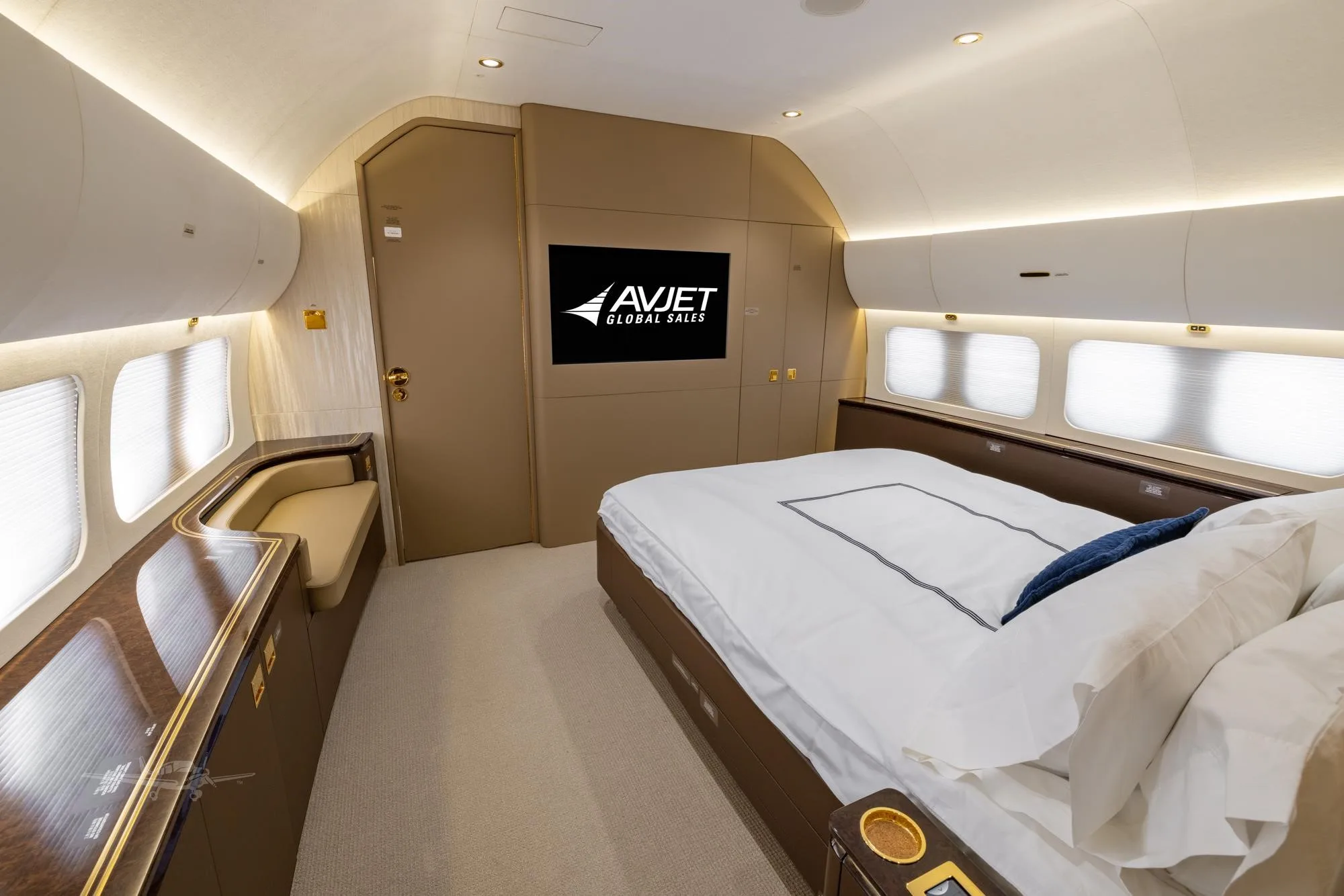 Cabin interior of a 2018 BOEING BBJ2.