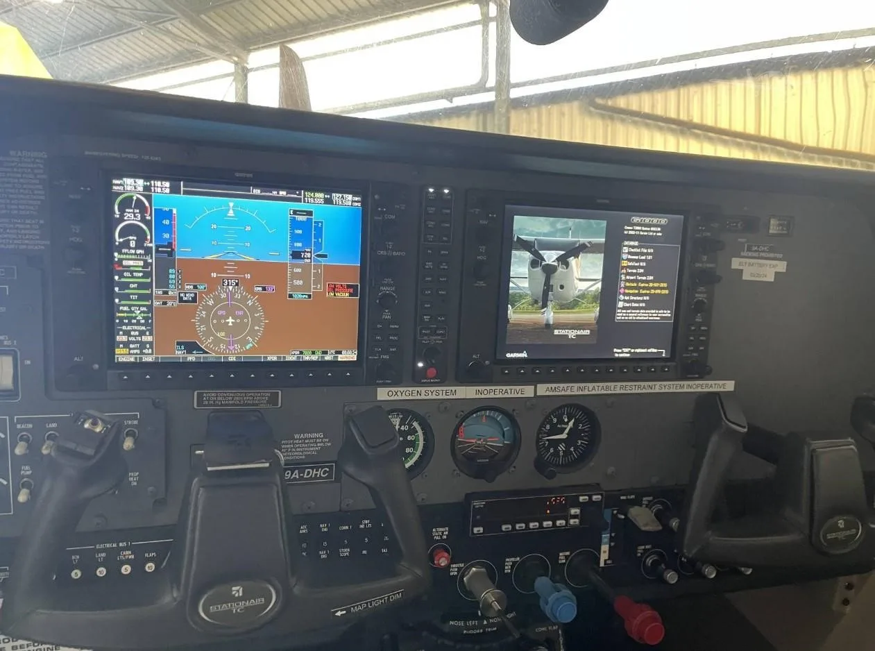 Avionics suite of a 2006 CESSNA TURBO 206H STATIONAIR.