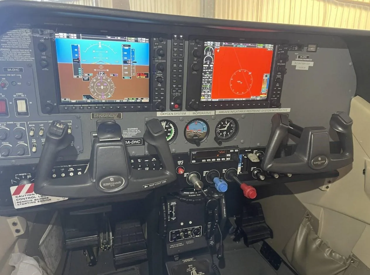 Avionics suite of a 2006 CESSNA TURBO 206H STATIONAIR.