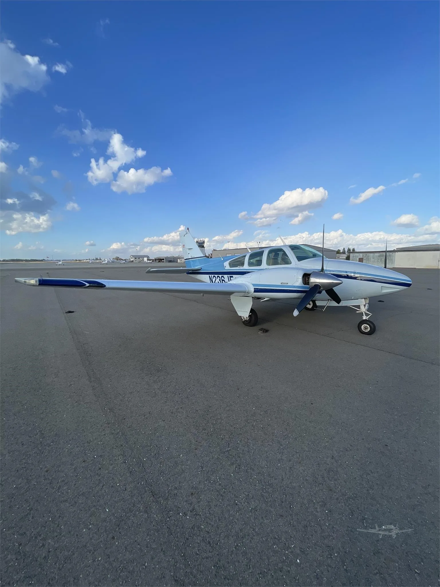 Exterior view of a 1978 BEECHCRAFT B55 BARON, N236JE.