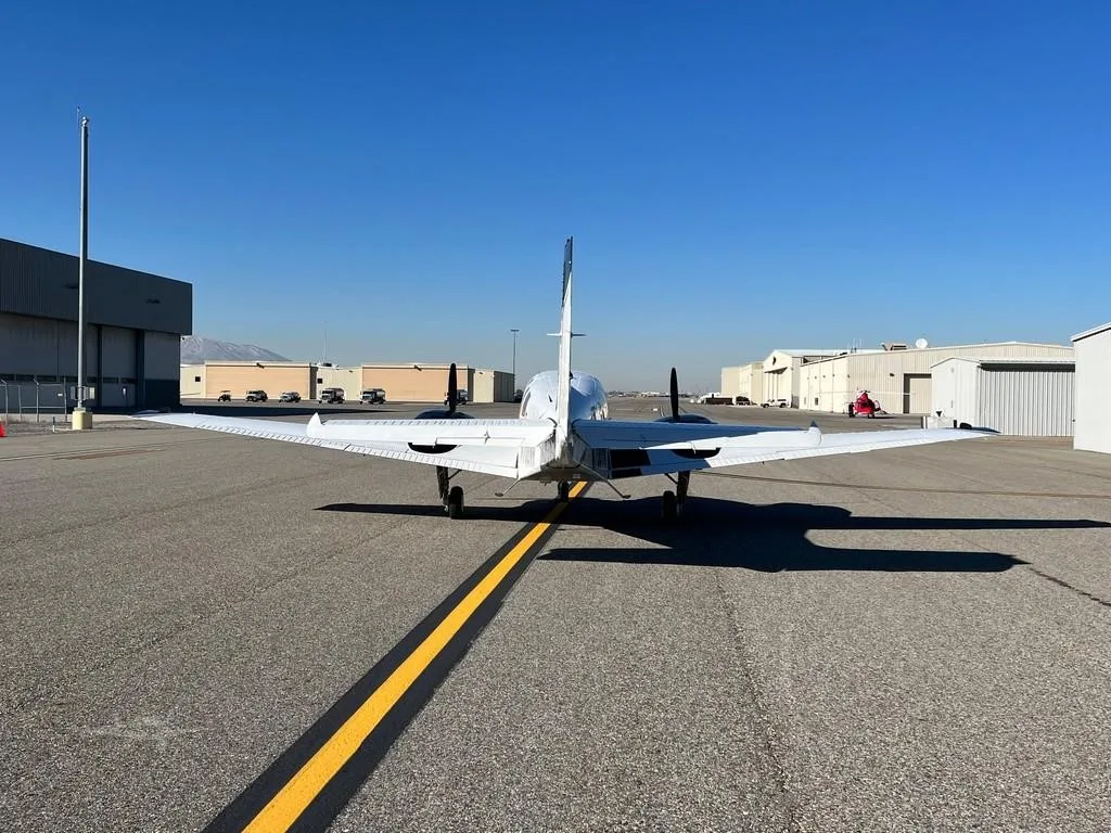 Exterior view of a 1979 BEECHCRAFT 58P BARON, N700VR.