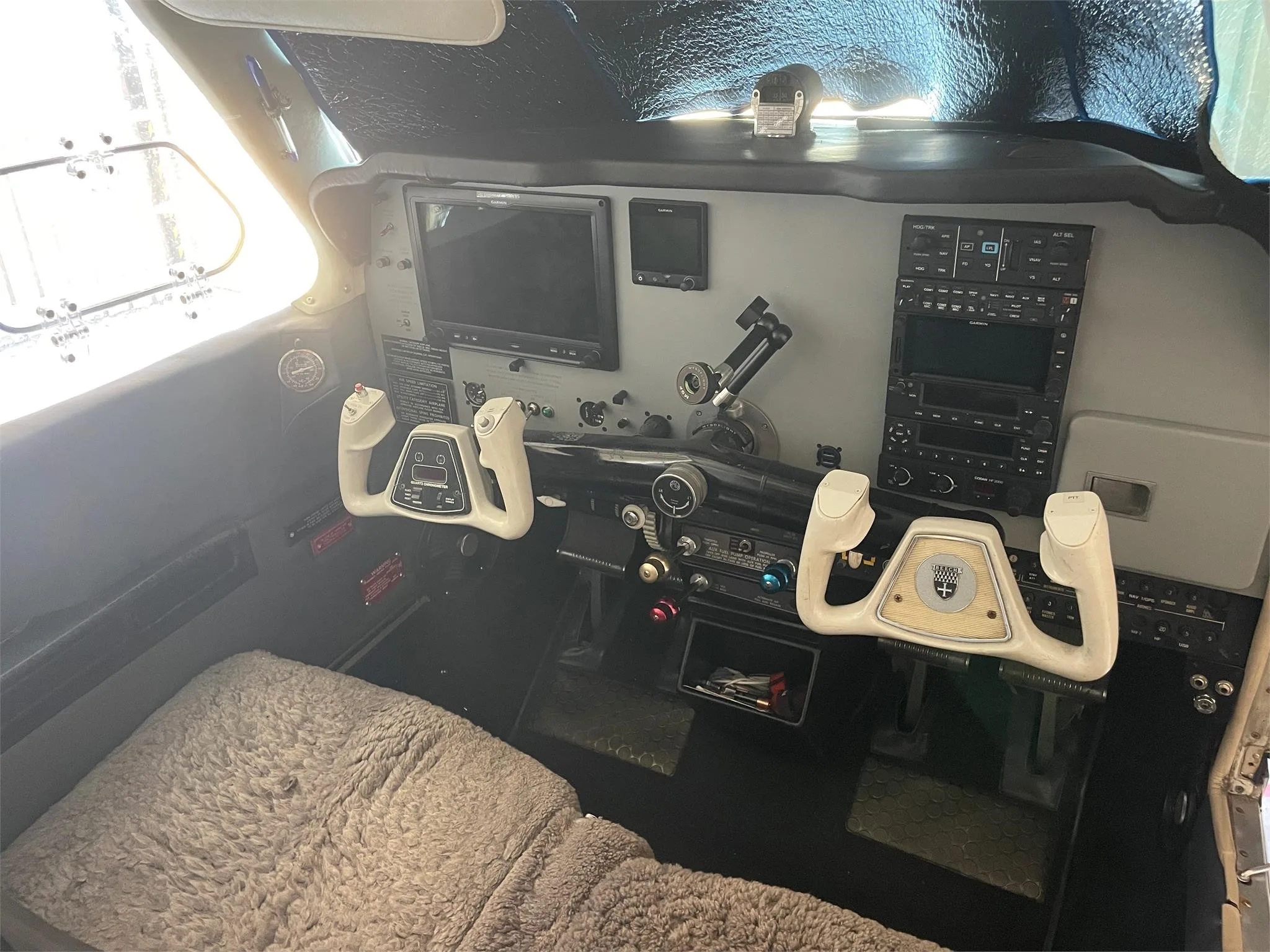 Cabin interior of a 1978 BEECHCRAFT A36 BONANZA.