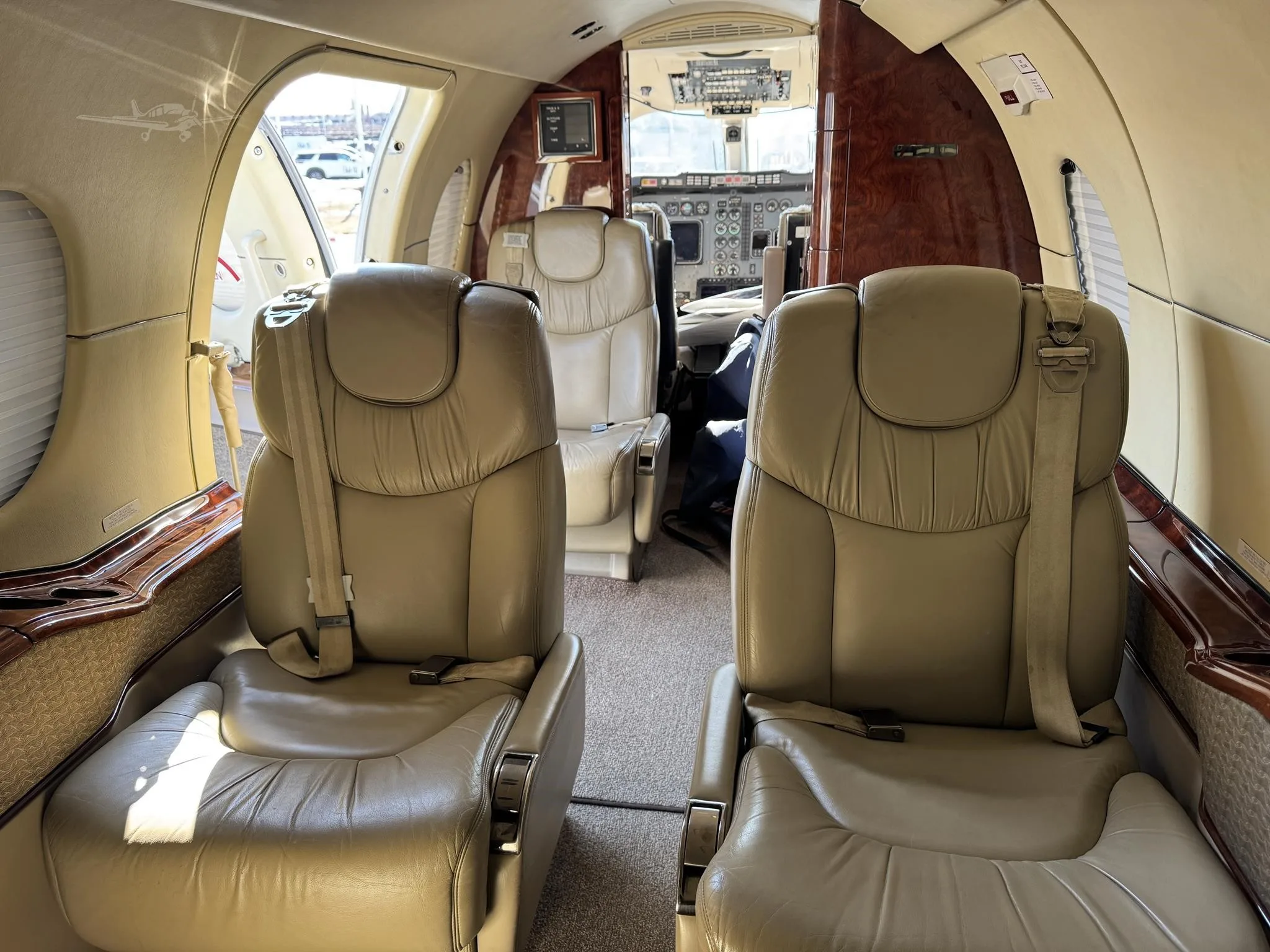 Cabin interior of a 2001 BEECHCRAFT BEECHJET 400A.