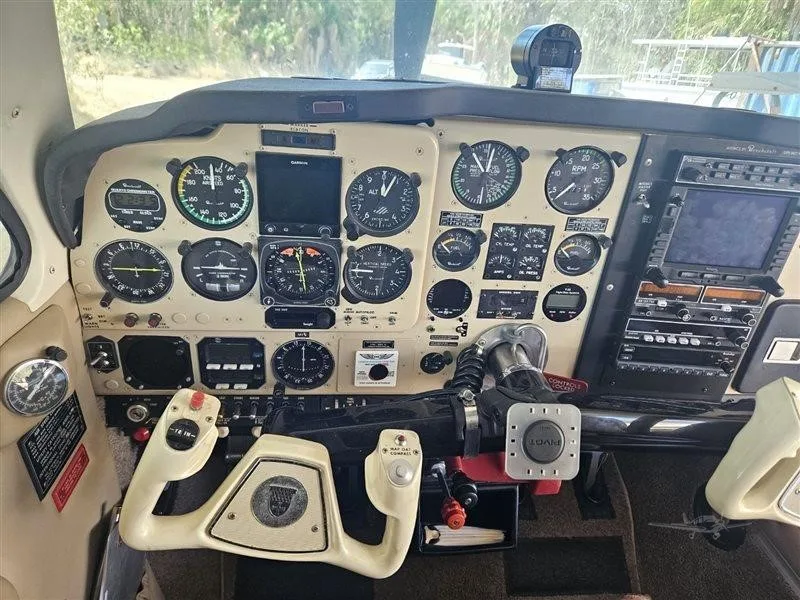 1990 Beechcraft F33A Bonanza