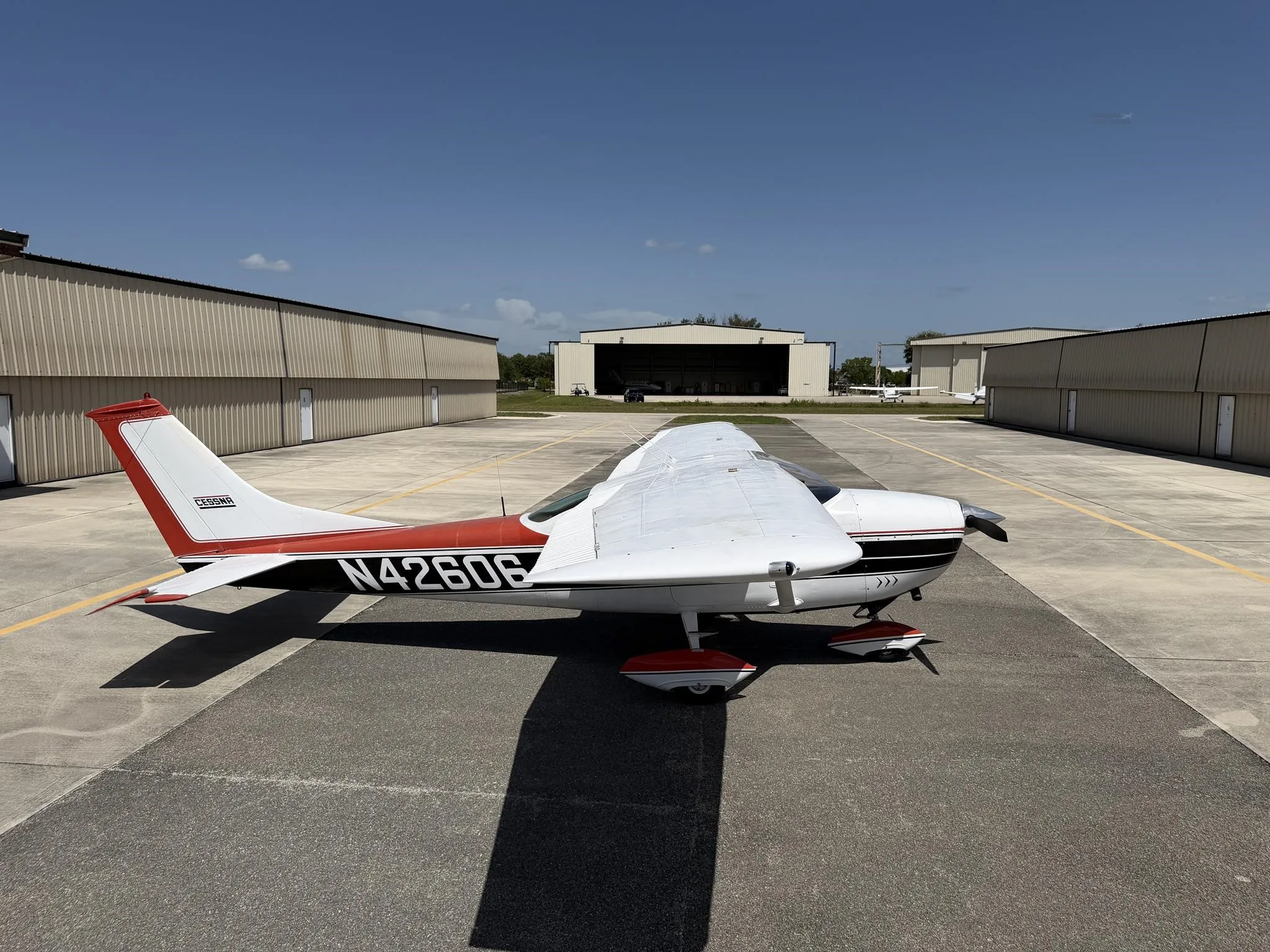 Exterior view of a 1968 CESSNA 182 SKYLANE, N42606.
