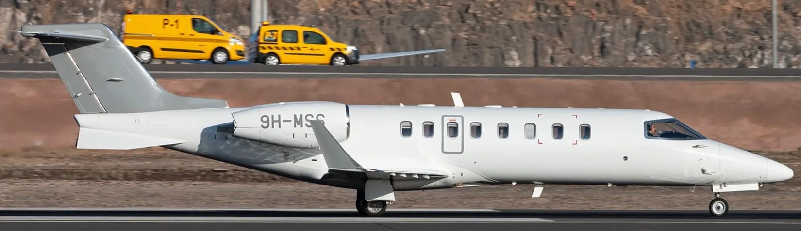 Exterior view of a 2001 LEARJET 45, 9H-MSS.
