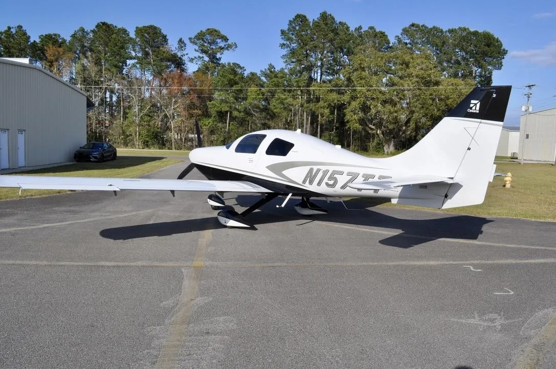 2010 CESSNA 400