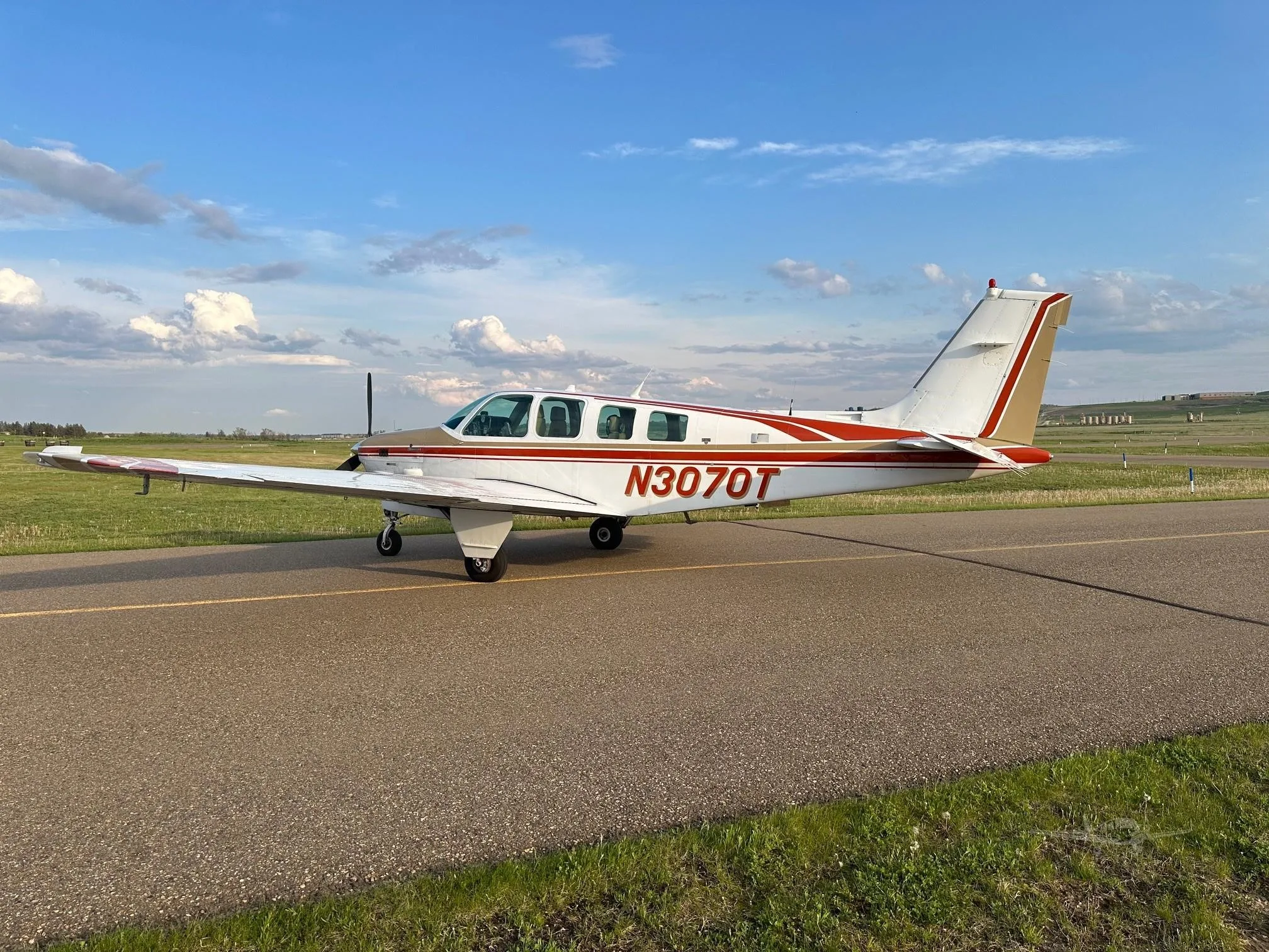 Exterior view of a 1987 BEECHCRAFT B36TC BONANZA, N3070T.