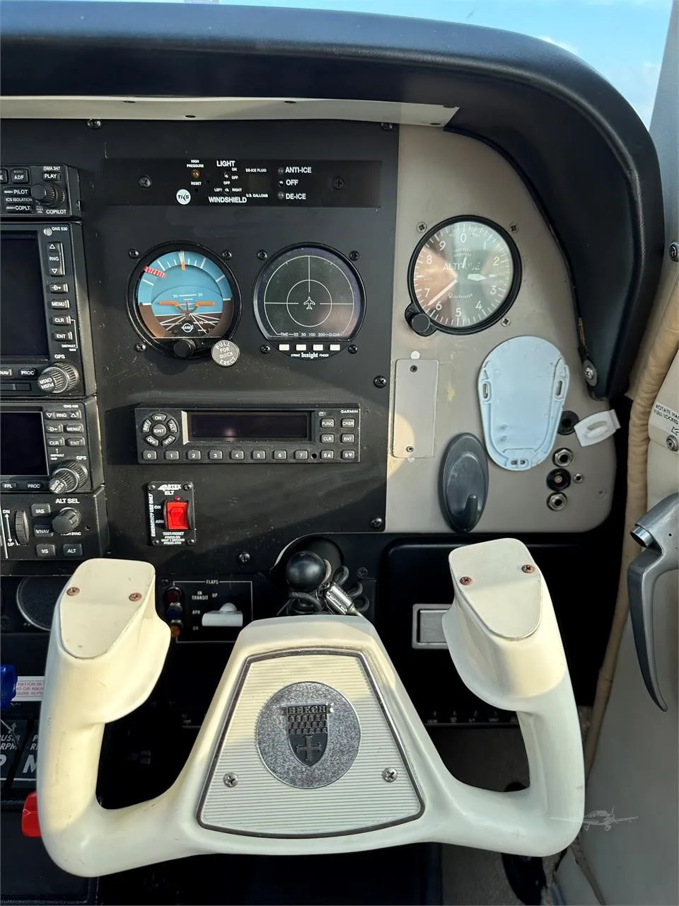 Cockpit and instrument panel of a 1987 BEECHCRAFT B36TC BONANZA.