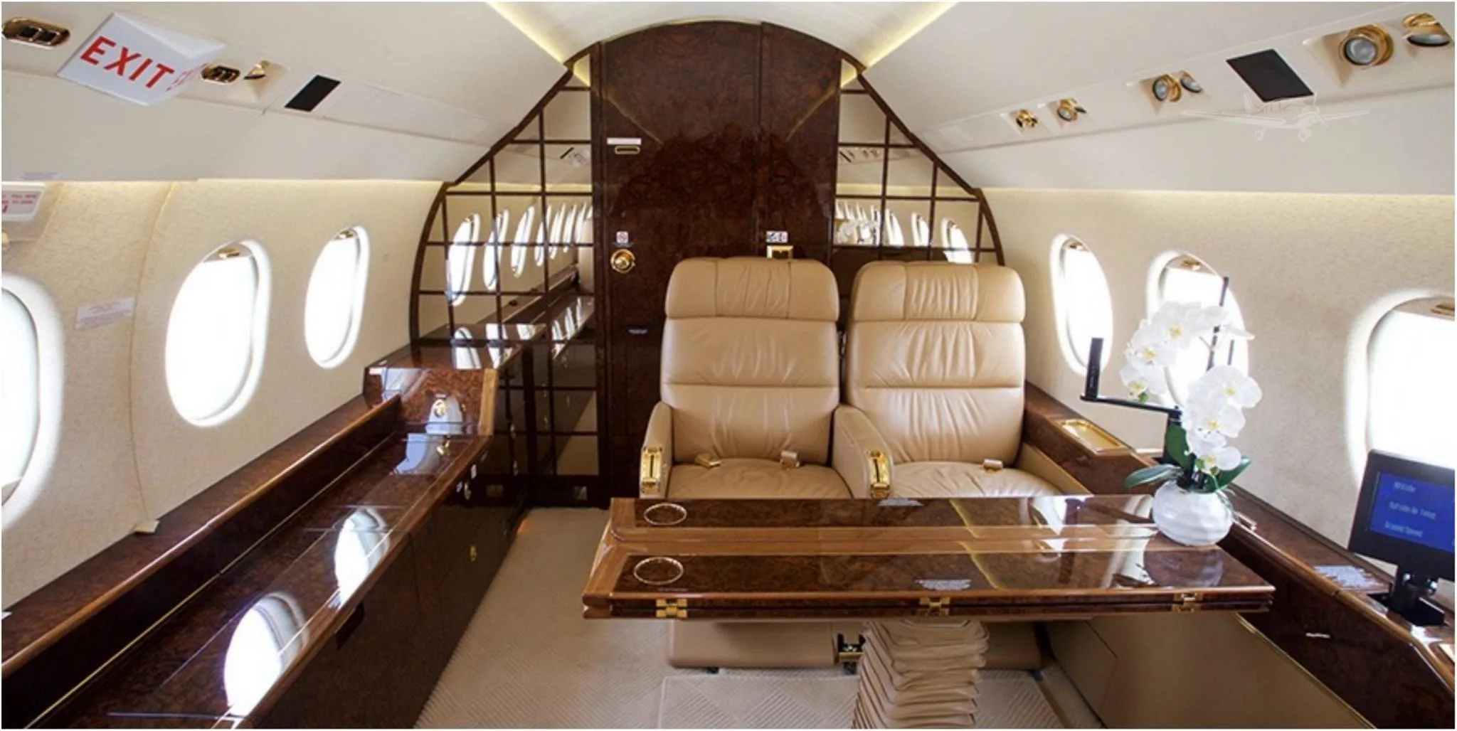 Cabin interior of a 2003 DASSAULT FALCON 2000EX.