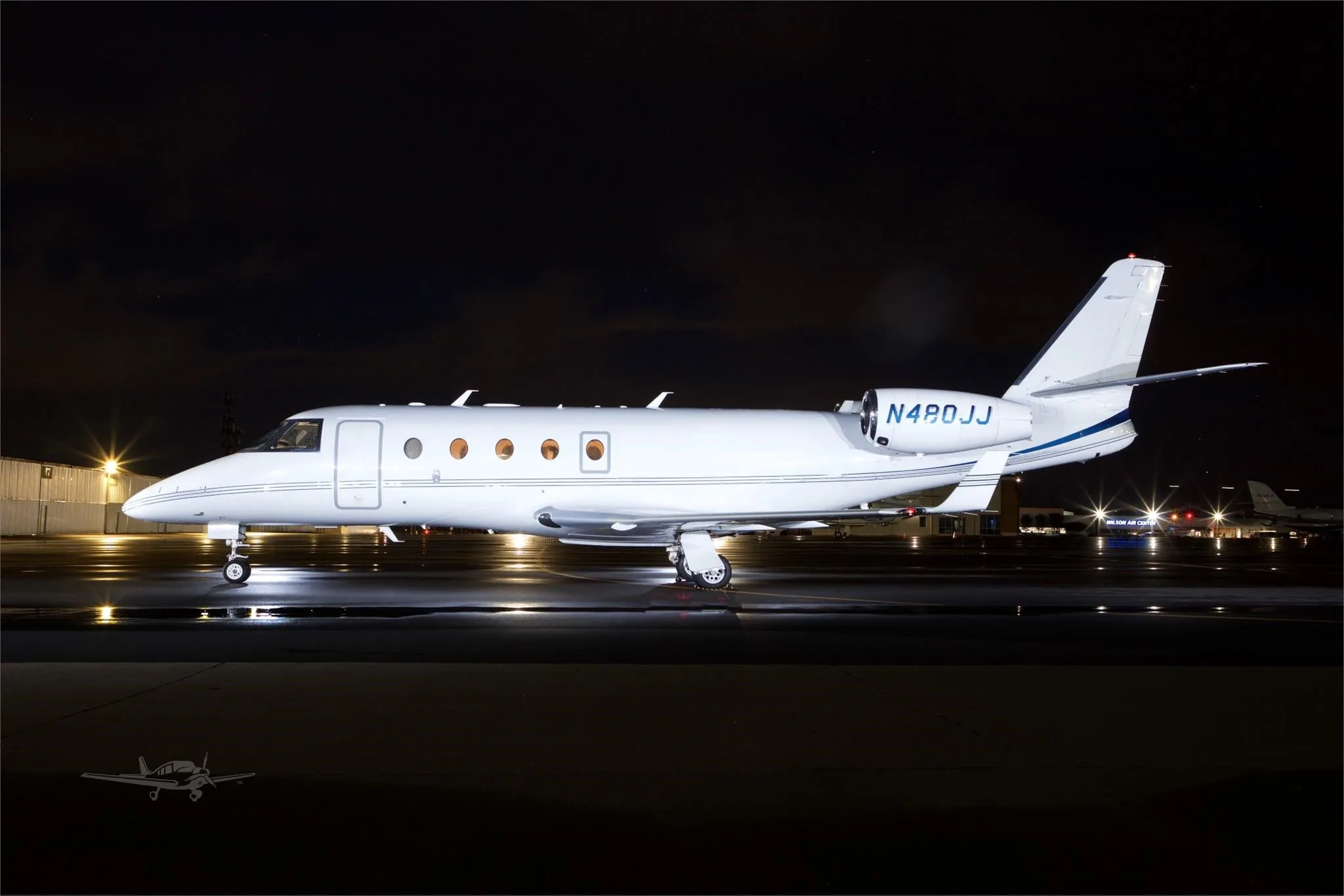 Exterior view of a 2009 GULFSTREAM G150, N480JJ.