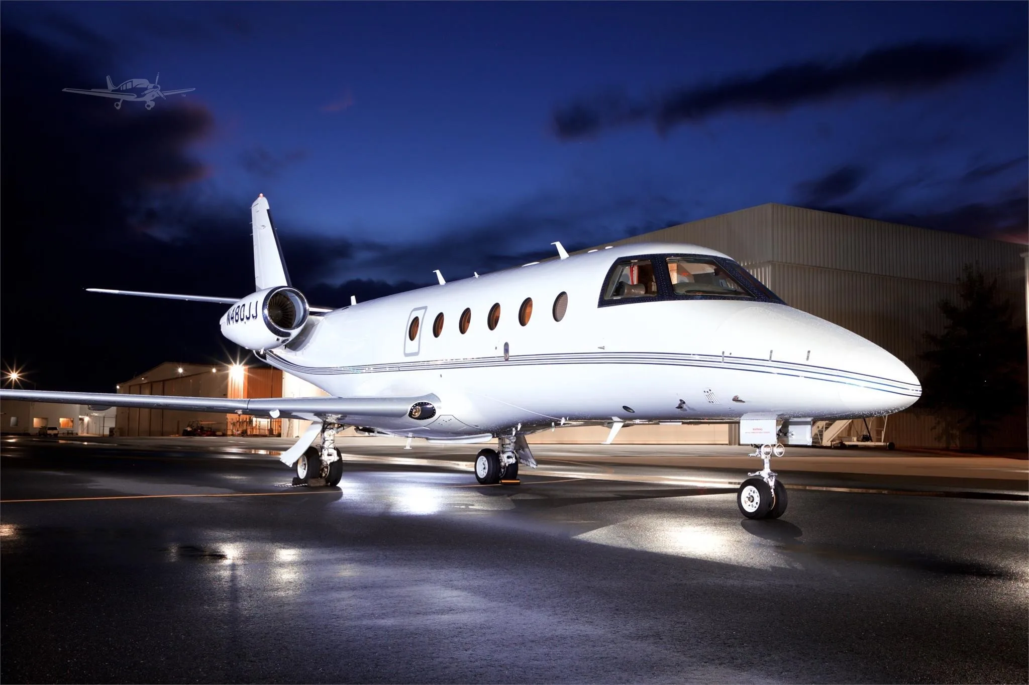 Exterior view of a 2009 GULFSTREAM G150, N480JJ.