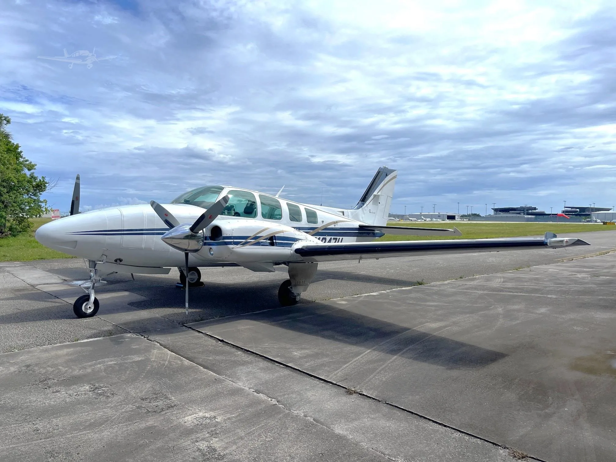 Exterior view of a 1982 BEECHCRAFT 58TC BARON.