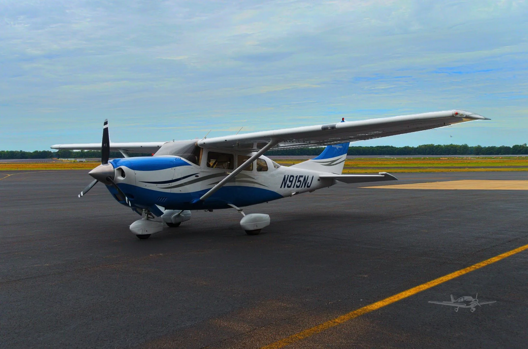 Exterior view of a 2006 CESSNA TURBO 206H STATIONAIR, N915NJ.