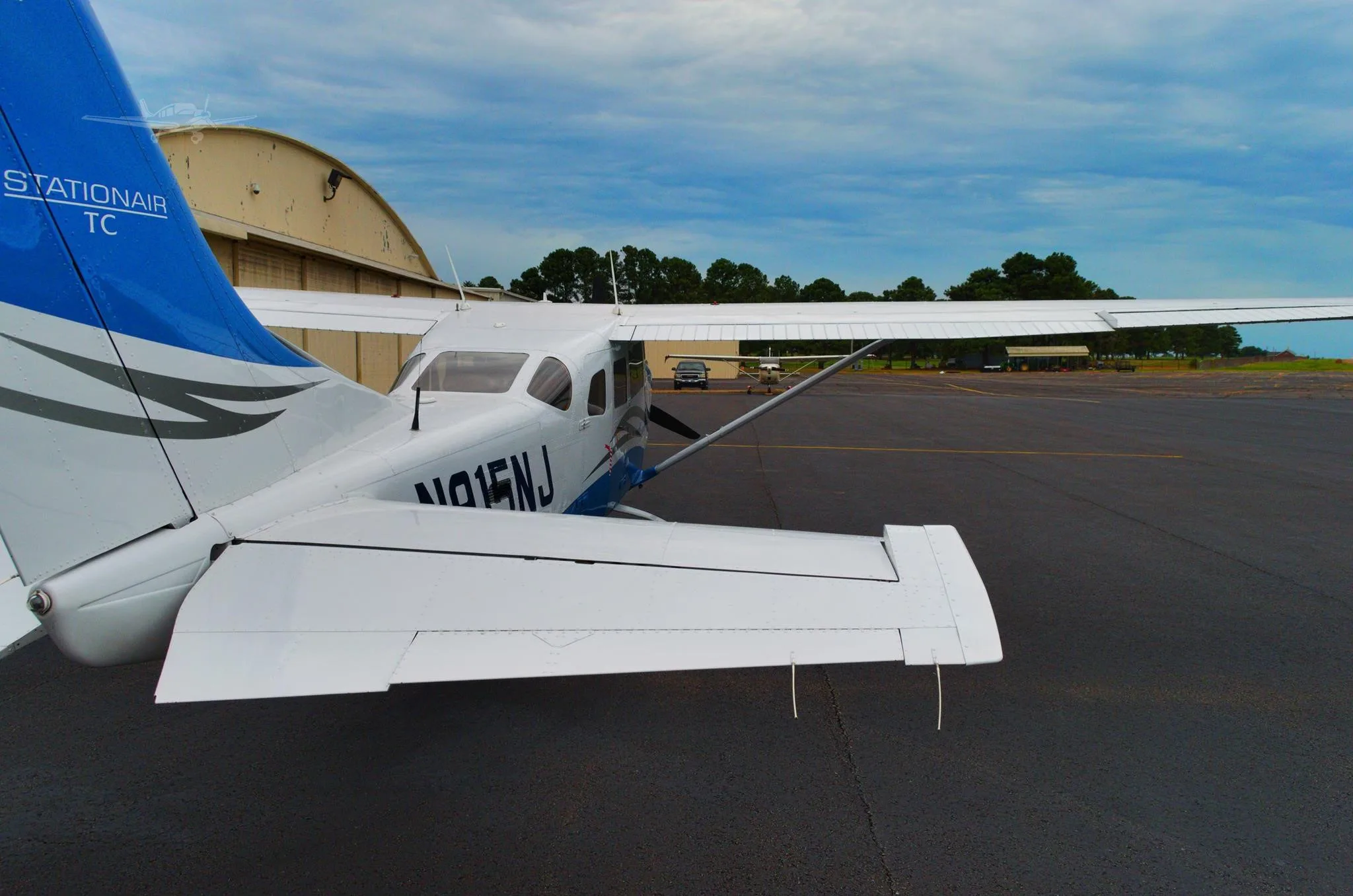 Exterior view of a 2006 CESSNA TURBO 206H STATIONAIR, N915NJ.