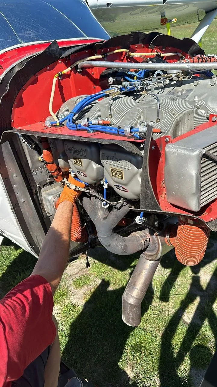 Engine detail of a 1979 CESSNA A185F.