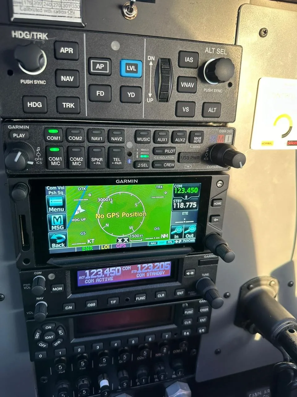 Avionics suite of a 1979 CESSNA A185F.