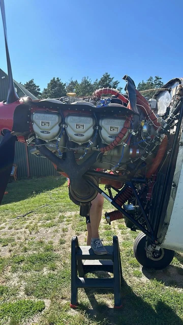Engine detail of a 1979 CESSNA A185F.