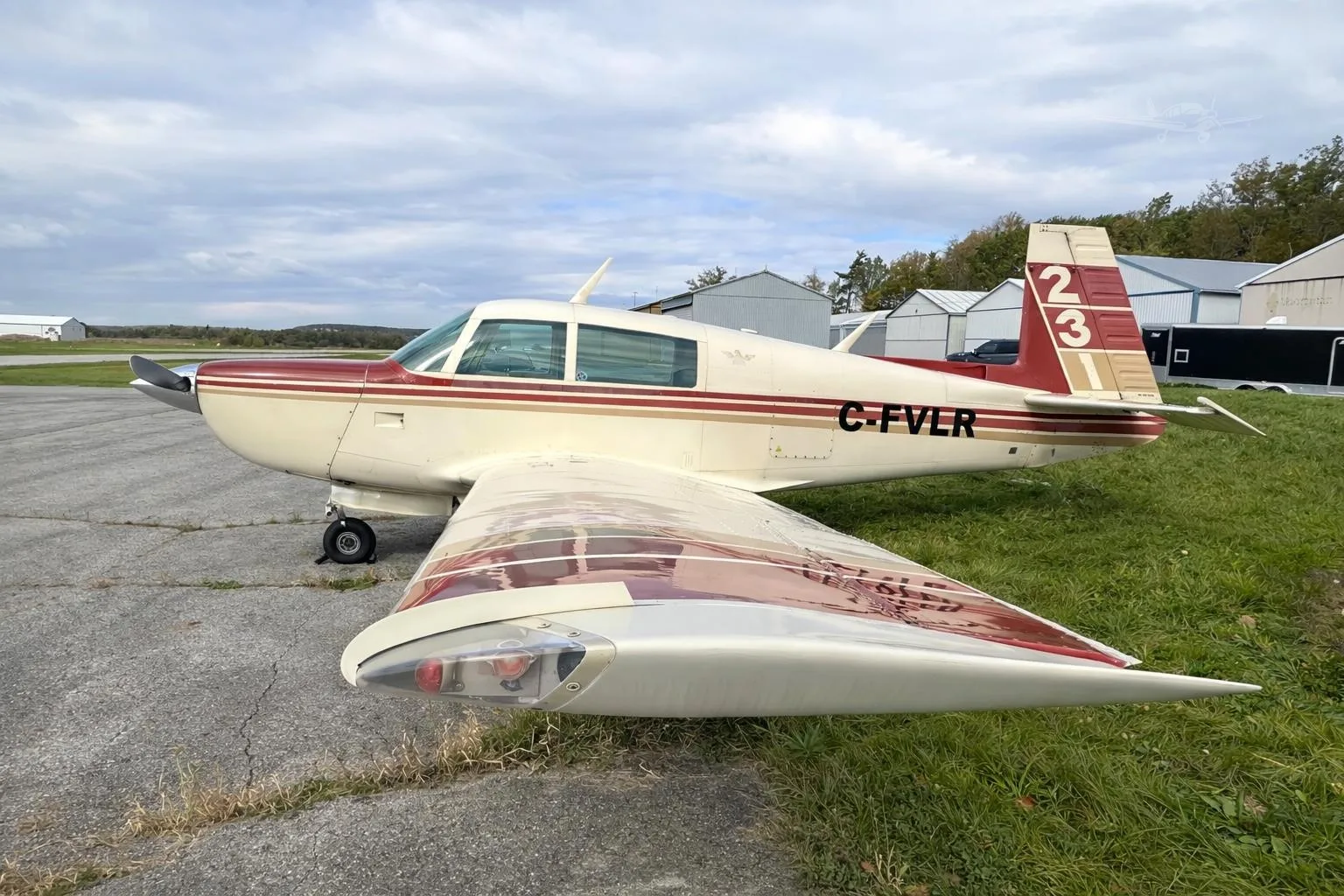 Exterior view of a 1981 MOONEY M20K 231, C-FVLR.