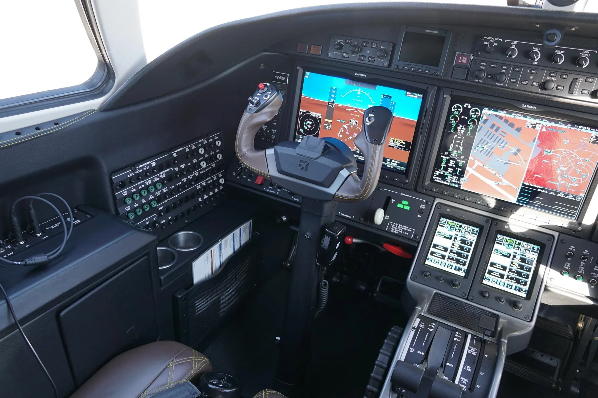 Avionics suite of a 2019 CESSNA CITATION M2.