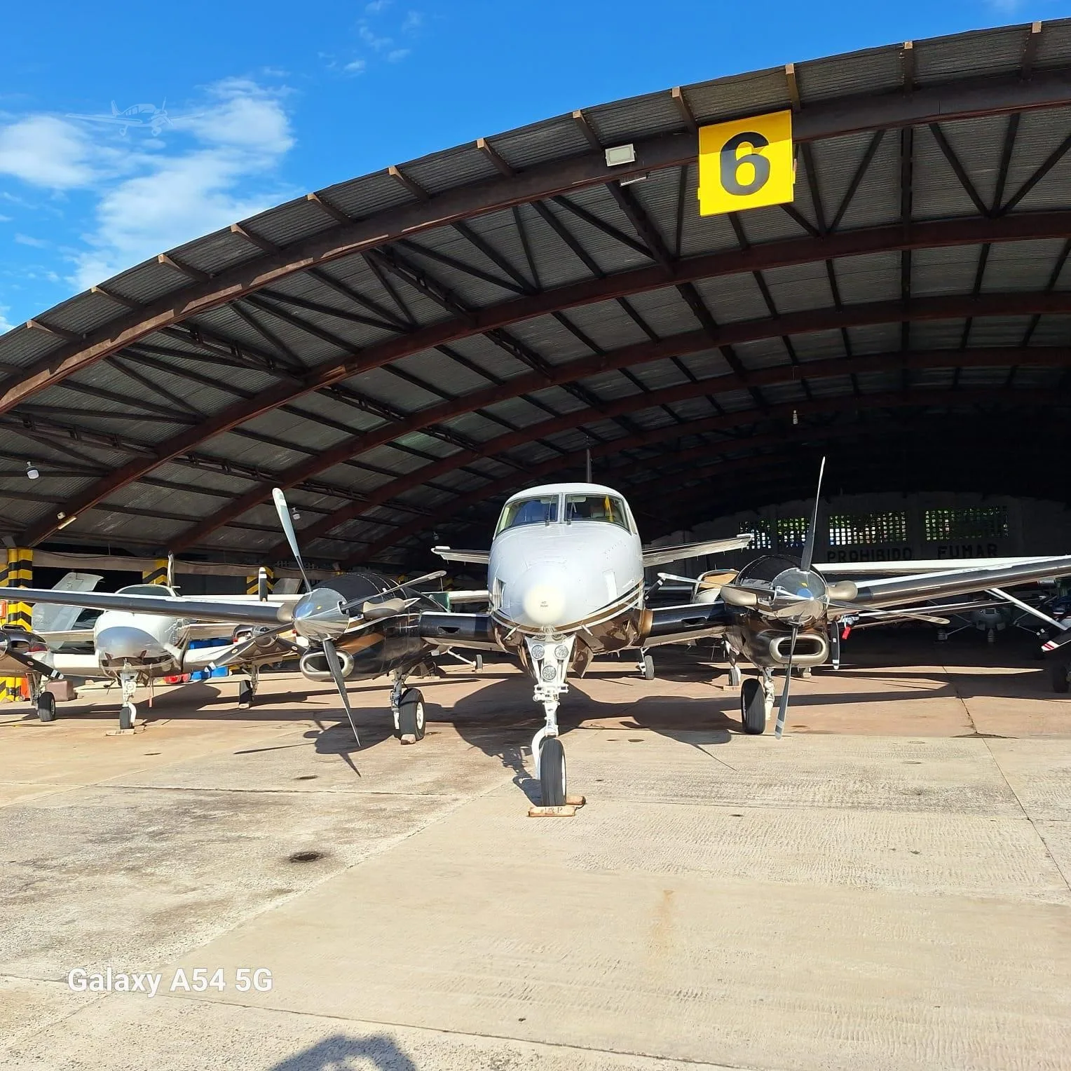 Exterior view of a 2007 BEECHCRAFT KING AIR C90GTI.