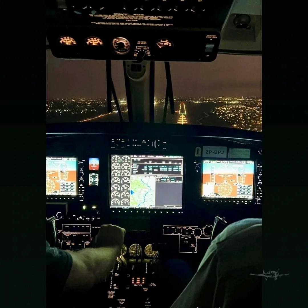 Cockpit and instrument panel of a 2007 BEECHCRAFT KING AIR C90GTI.