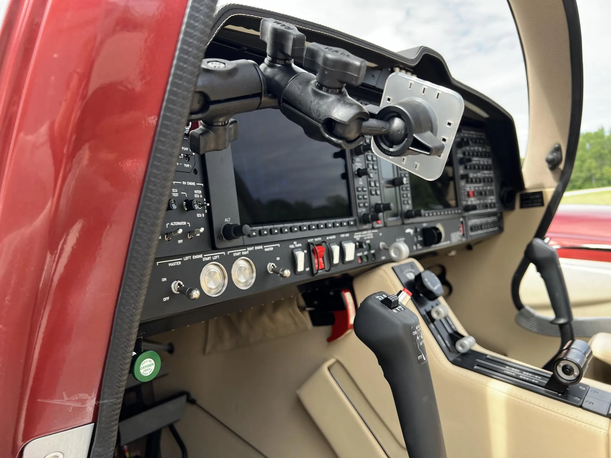 Avionics suite of a 2023 DIAMOND DA62.