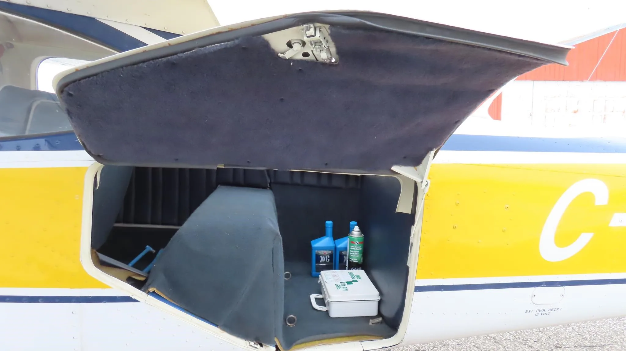 Cabin interior of a 1971 CESSNA 177RG.