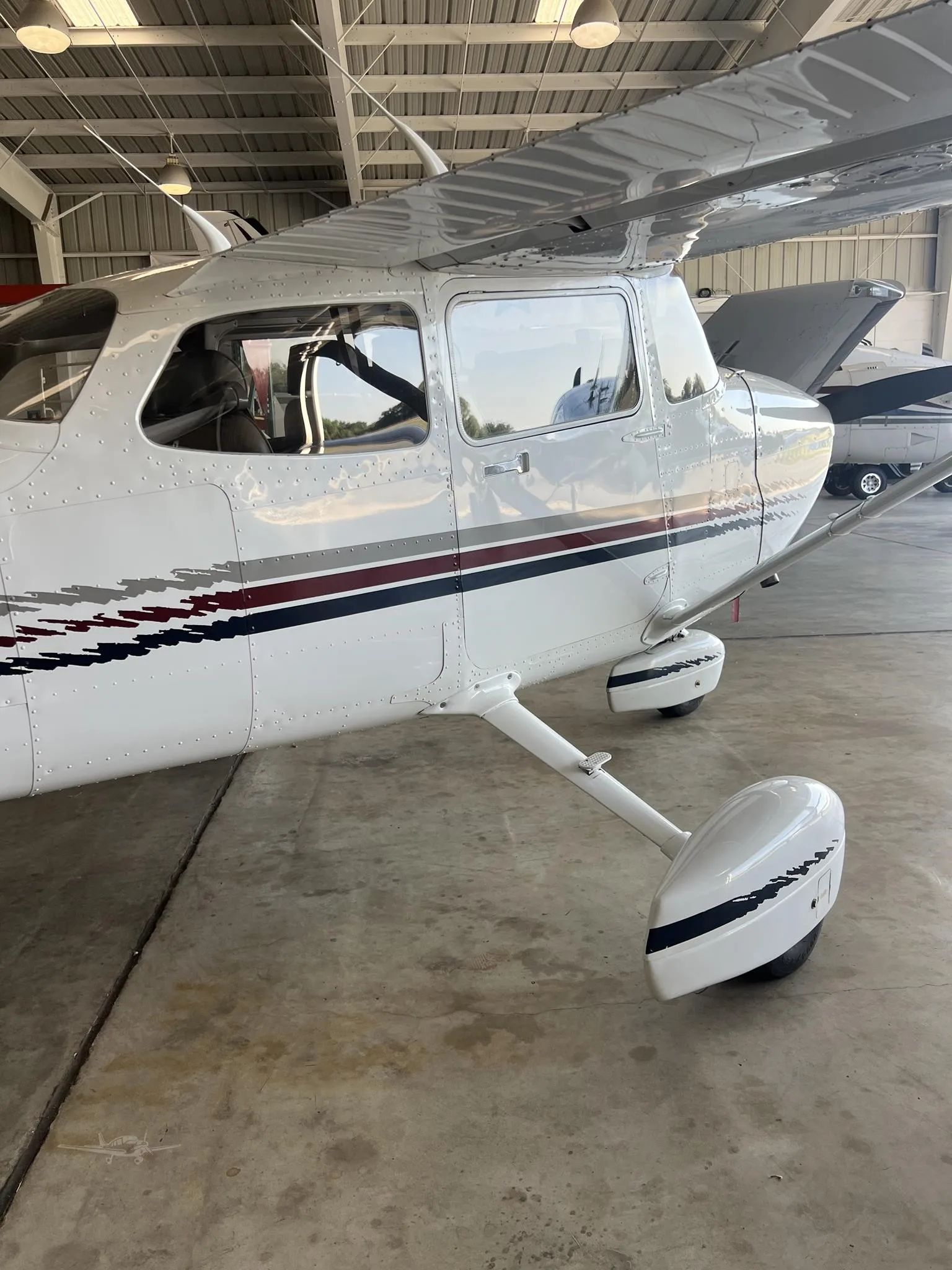 Exterior view of a 1997 CESSNA 172R SKYHAWK, N78FB.