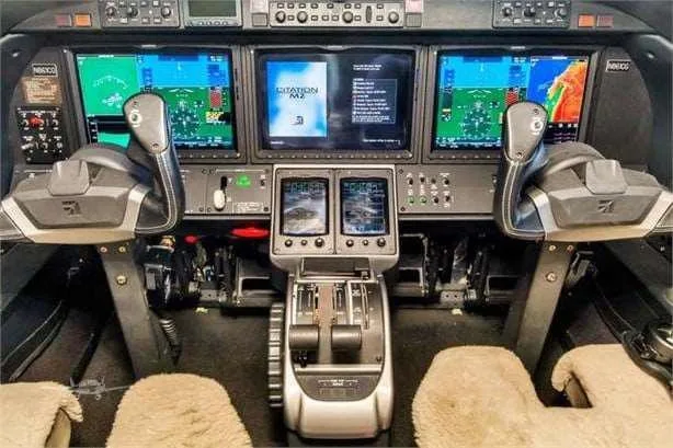 Avionics suite of a 2014 CESSNA CITATION M2.