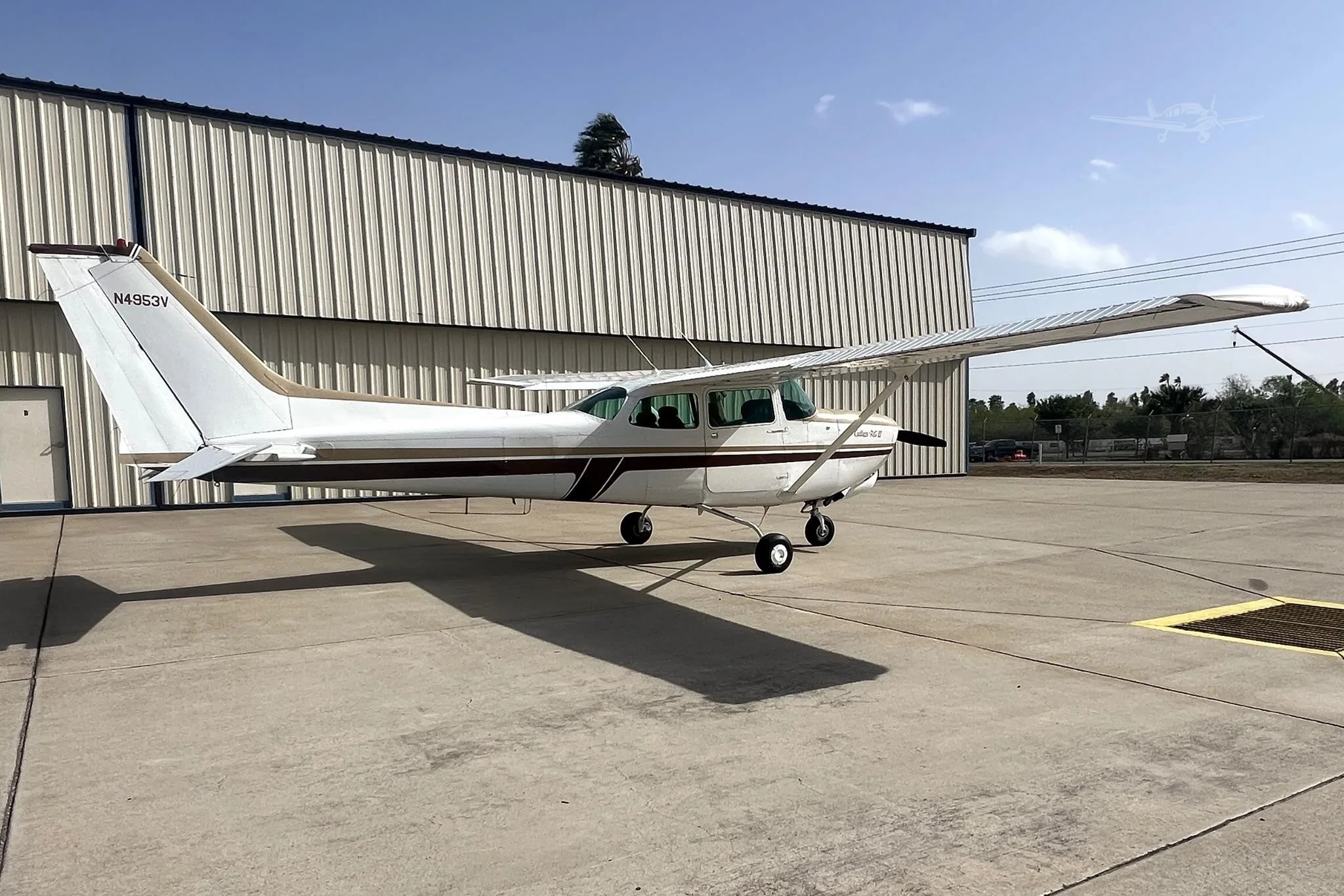Exterior view of a 1980 CESSNA 172RG CUTLASS, N4953V.