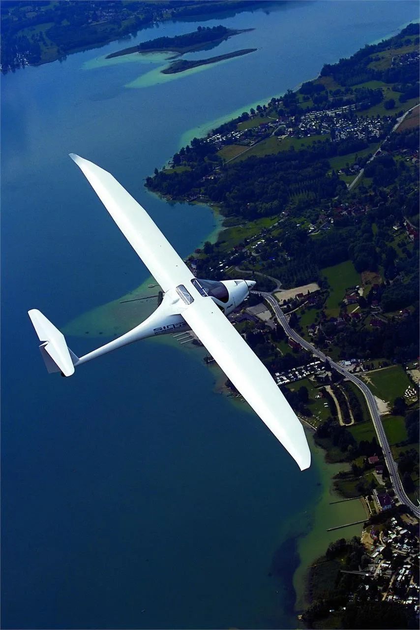Marketing image of a 2026 PIPISTREL SINUS.