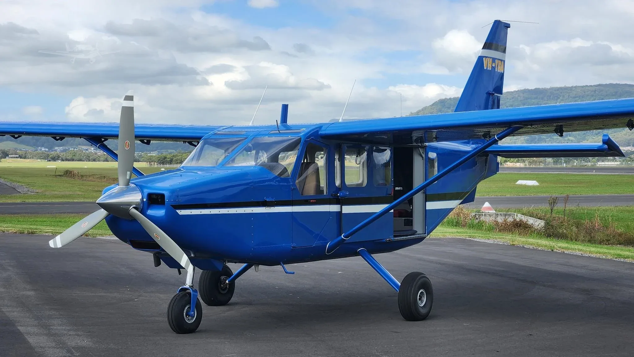 Exterior view of a 2008 GIPPSAERO GA8 AIRVAN, VH-YBA.