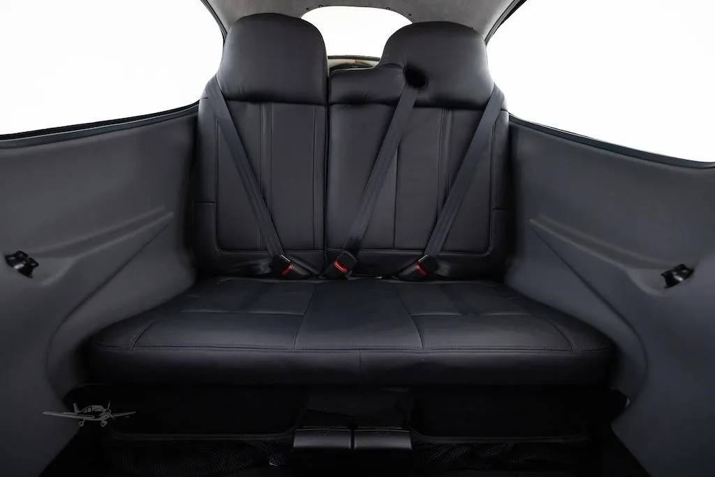 Cabin interior of a 2022 CIRRUS SR20-G6.